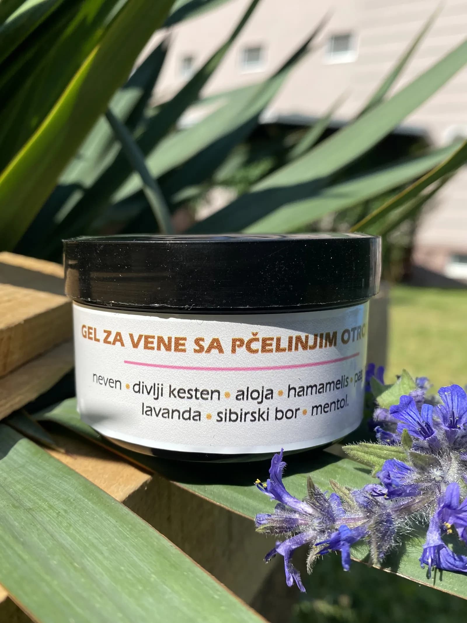 Gel za vene sa pčelinjim otrovom, nevenom, divljim kestenom i mentolom
